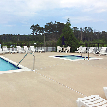 Fairfield at Long Neck kiddie pool and sundeck